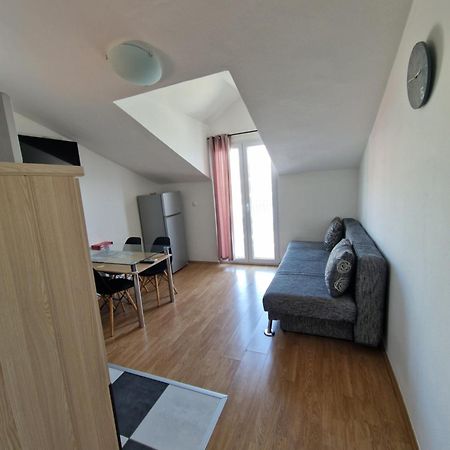 Apartmani "Ivan" Marina Kültér fotó