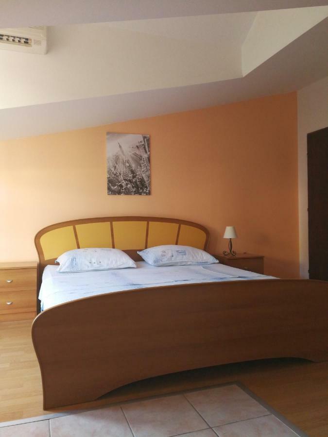 Apartmani "Ivan" Marina Kültér fotó