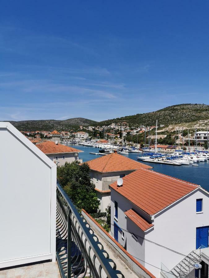 Apartmani "Ivan" Marina Kültér fotó