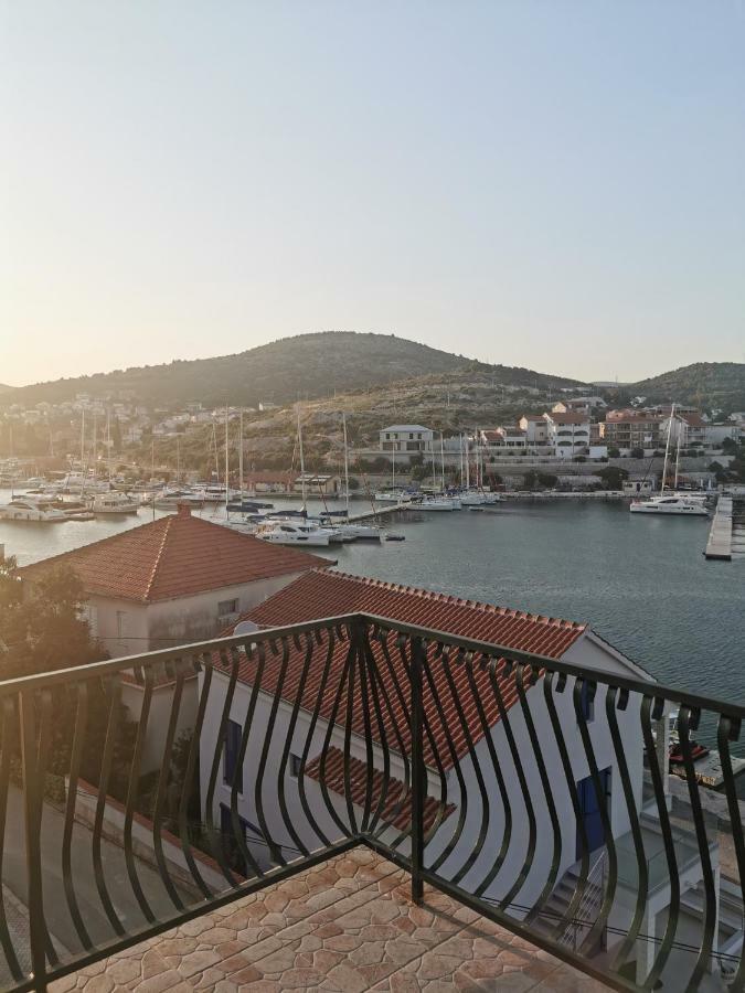 Apartmani "Ivan" Marina Kültér fotó
