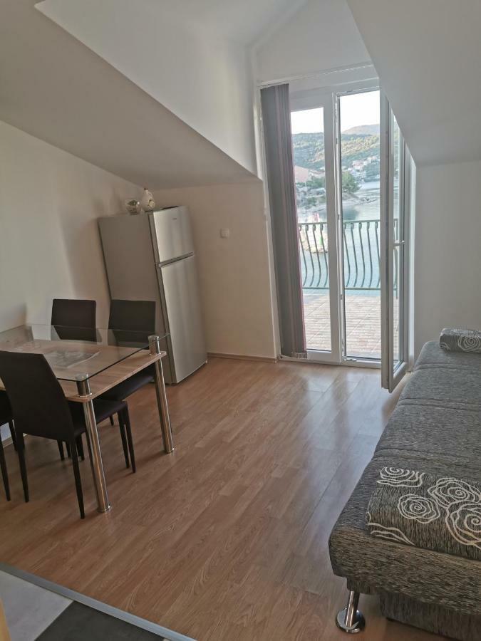 Apartmani "Ivan" Marina Kültér fotó